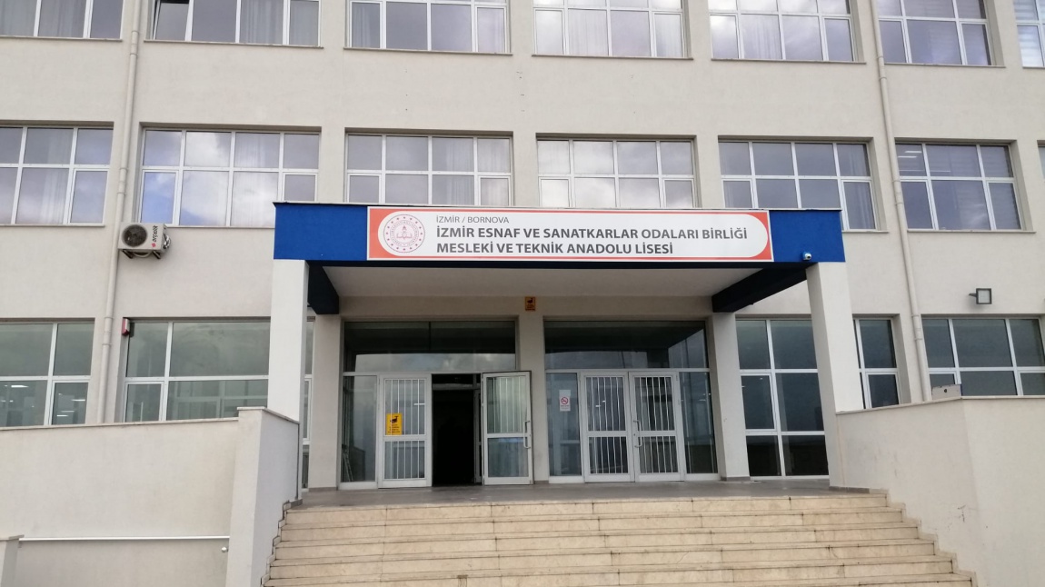 İzmir Esnaf ve Sanatkarlar Odaları Birliği Mesleki ve Teknik Anadolu Lisesi Fotoğrafı